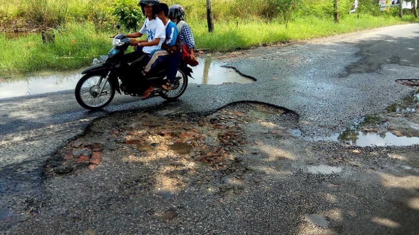 Dinas PUPR Pekanbaru Diminta Segera Perbaiki Jalan Rusak 